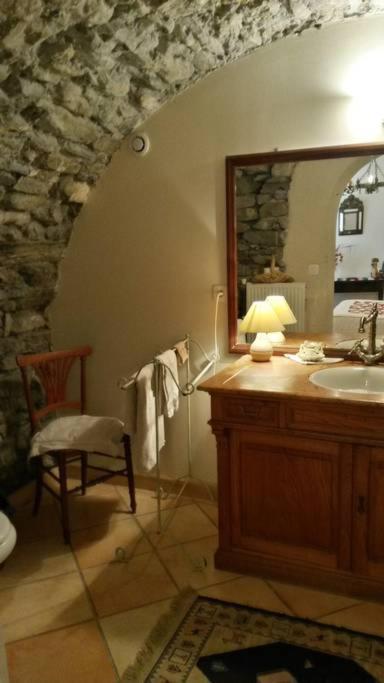 Domaine De Lara Bed and Breakfast Barcelonnette Exteriör bild