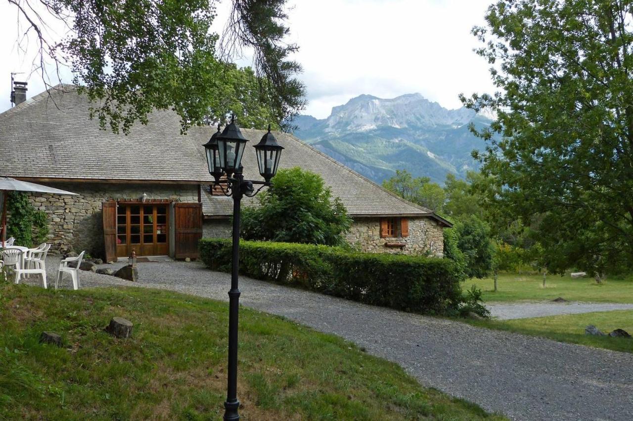 Domaine De Lara Bed and Breakfast Barcelonnette Exteriör bild