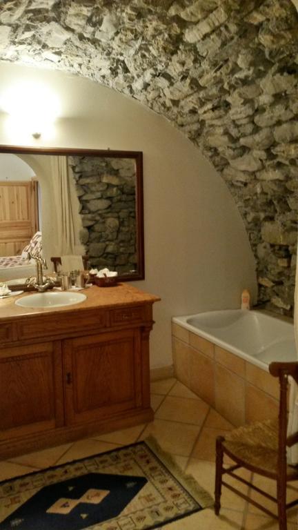 Domaine De Lara Bed and Breakfast Barcelonnette Rum bild