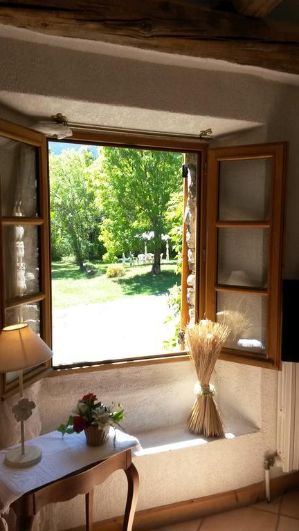Domaine De Lara Bed and Breakfast Barcelonnette Exteriör bild