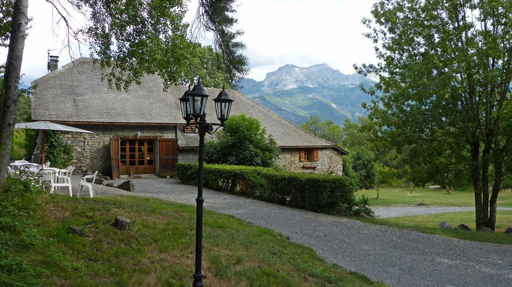 Domaine De Lara Bed and Breakfast Barcelonnette Exteriör bild