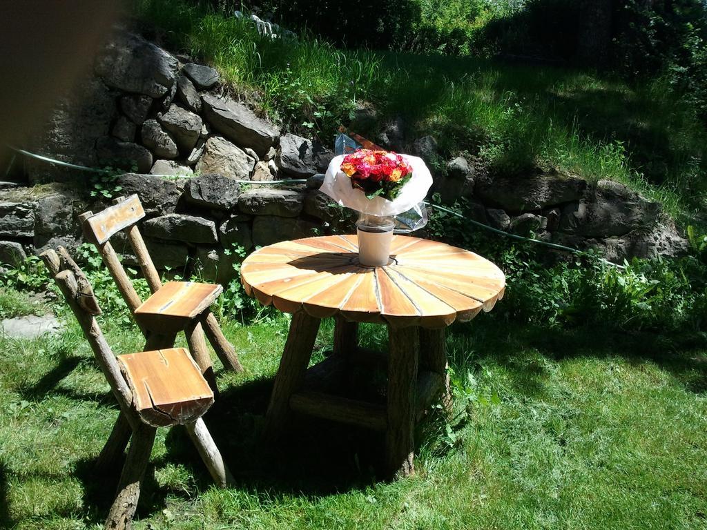 Domaine De Lara Bed and Breakfast Barcelonnette Exteriör bild