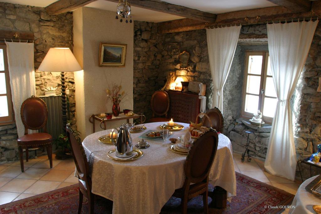 Domaine De Lara Bed and Breakfast Barcelonnette Exteriör bild