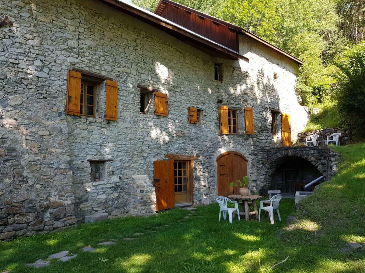 Domaine De Lara Bed and Breakfast Barcelonnette Exteriör bild